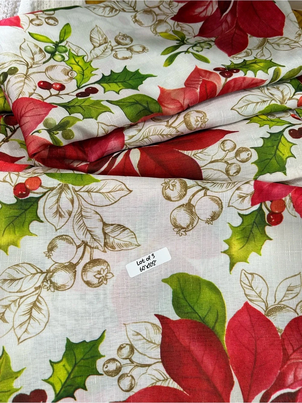 Lot of 3 Mainstays Poinsettia Linen-Style Tablecloths in Red & Green